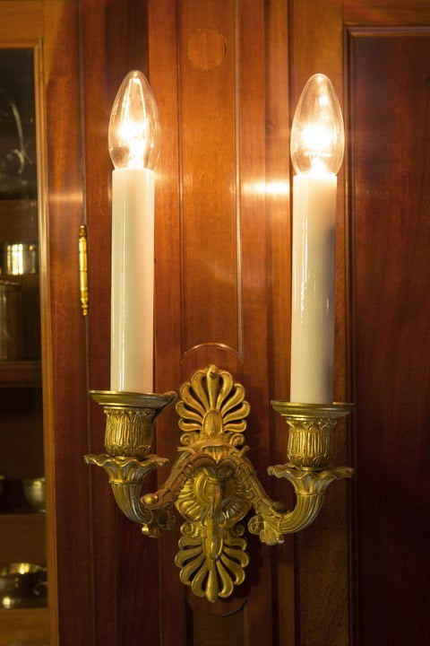  كشافات الإضاءة: كل ما تحتاج إلى معرفته عن الكشاف الكهربائي